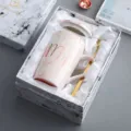 Coffret cadeau tasse en céramique marbre avec couvercle cuillère, élégante tasse café couple. - Coffret Cadeau Mr/Mrs Tasse + Couvercle & Cuillère / Rose