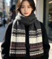 Skandinavischer Fair Isle Strickschal für Damen, gemütlich warm und dick im Alltag. - Dunkelgrau