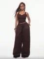 Conjunto casual marrón de dos piezas con top corto de canalé y pantalón de chándal ancho. - XS / Top y Pantalones / Marrón Oscuro