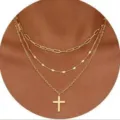 Collana girocollo a croce dorata multistrato da donna gioiello minimalista in metallo. - Collana a Triplo Strato Oro Chiaro Croce a Graffetta Appiattita