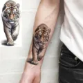 Sticker de tatouage temporaire tigre réaliste pour bras et art corporel, imperméable. - Tigre Marchant(FO118) / 15x7CM