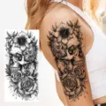 Tatuaggio temporaneo adesivo teschio fiore gotico braccio arte corporea impermeabile - Modello NZ538