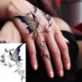 Adesivo per tatuaggio temporaneo farfalla floreale per mano e collo, body art impermeabile. - HL013 / 12x8cm
