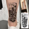 Tijdelijke tattoo sticker zwart wit realistisch poker dobbelsteen dollar roos ontwerp - FO533 / 15x7CM