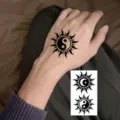 Adesivo per tatuaggio temporaneo Sole Luna Yin Yang impermeabile per arte corporea. - HS067