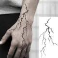 Adesivo temporaneo per tatuaggio lampo nero impermeabile per mano e braccio stile. - 15x7CM / Stile FO016
