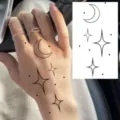 Adesivo per tatuaggio temporaneo minimalista con luna e stella per elegante corpo. - HS071