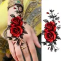 Sticker adesivo per tatuaggio temporaneo rosa rossa per mano, design colorato e impermeabile. - Rose Gemelle(FO059) / 15x7CM