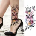 Variante di adesivo per tatuaggio temporaneo farfalla fiore acquerello colorato gamba e caviglia. - Farfalla Floreale(FO063) / 15x7CM