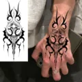 Tatuaggio temporaneo adesivo bussola nera design totem arte corporea impermeabile mano - 15x7CM / Stile FO018