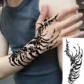 Tatuaje temporal negro de tótem para mano y brazo, pegatina de transferencia de arte corporal. - 15x7CM / Estilo FO051