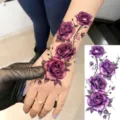 Autocollant de tatouage temporaire coloré avec de superbes roses violettes pour bras et main. - Rose Violette(FO126) / 15x7CM