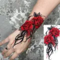 Autocollant de tatouage temporaire étanche avec des roses rouges réalistes et de l'art abstrait. - Rose Rouge Éclaboussure d'Encre(FO128) / 15x7CM