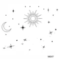 Adesivo per tatuaggio temporaneo celeste in bianco e nero con sole, luna e stelle. - HA047 / 8x8cm