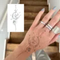 Adesivo per tatuaggio temporaneo con luna e farfalla arte di linea variante - HS112