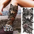 Adesivo tatuaggio temporaneo lupo rosa realistico arte corpo nera braccio gamba - Adesivo per Tatuaggio Lupo della Foresta e Rosa (NZ117) / 19.8x9.6CM