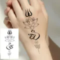Autocollant de tatouage temporaire lotus pour la main, art corporel noir étanche chic. - HS054
