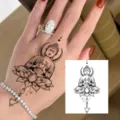 Tatuaggio temporaneo impermeabile Buddha loto mano adesivo decorazione corpo elegante. - HM036 / 10x8cm