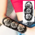 Adesivo per tatuaggio temporaneo con orologio da tasca e rosa per braccio e gamba. - XZ064 (Orologio da Tasca Rosa)