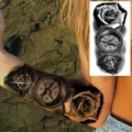 Adesivo per tatuaggio temporaneo rosa nera bussola design corpo impermeabile arte 1pz - XZ071 (Rosa Bussola)