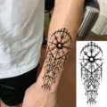 Adhesivo de tatuaje temporal de tótem de brújula de boceto en blanco y negro para brazo. - 15x7CM / Estilo FO230