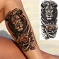Adesivo per tatuaggio temporaneo leone e rosa in bianco e nero per braccio e gamba, arte. - NZ321 / 19.8x9.6CM