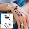 Adesivo per tatuaggio temporaneo con motivo di occhio e rosa per mano e dita stile. - HM052 / 10x8cm