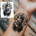 Adesivo tatuaggio temporaneo orologio guerriero spartiano per braccio mano corpo impermeabile - HM088 / 10x8cm