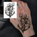 Adesivo tatuaggio temporaneo bussola ancora faro per decorazione d'arte del corpo a mano. - HM132 / 10x8cm