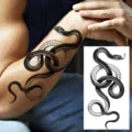 Adesivo per tatuaggio temporaneo serpente nero per braccio e gamba arte corporea 1pz - XZ137 (Serpente)