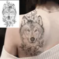 Adesivo per tatuaggio temporaneo con dettaglio di lupo e rosa per braccio e gamba in stile. - LZ175