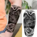 Impermeabile temporaneo leone rosa tatuaggio adesivo per braccio e gamba decorazione arte. - XZ146 (Leone Rosa)
