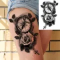 Tatuaggio temporaneo con bussola, rosa e croce per braccio o gamba, design elegante. - LZ239