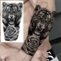 Adesivo per tatuaggio temporaneo con motivo di tigre feroce e rosa per braccio e gamba. - XZ150 (Tigre Rosa)