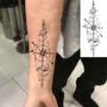 Adhesivo de tatuaje temporal de tótem de brújula de boceto en blanco y negro para brazo. - 15x7CM / Estilo FO381
