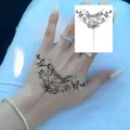 Adesivo tatuaggio temporaneo per mano, design famiglia fiore farfalla corpo arte chic. - HM133 / 10x8cm