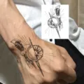 Adesivo per tatuaggio temporaneo bussola guerriero spartano per mano e polso design artistico - HM134 / 10x8cm