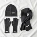 Dunkelgraues Strick-Set bestehend aus Mütze Schal und Handschuhen für den Winter. - 3-Teiliges Set (Mütze+Schal+Handschuhe) / Kohlegrau