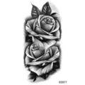 Variante adesivo tatuaggio rosa bianco e nero, design floreale realistico per mano. - SS877 / 9.8x5.8cm