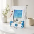 Bonito marco de fotos de 7 pulgadas estilo mediterráneo decorativo de mesa portafotos - Estilo Caballito de Mar Blanco Vertical / 7"