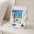 Marco de fotos de madera estilo mediterraneo con estrella de mar y ballena decoracion. - Estilo Ballena Blanca Vertical / 6 Pulgadas