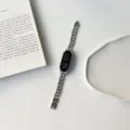 Primer plano de correa de cadena de metal plateado para pulsera inteligente, elegante. - mi3/4 / Plateado