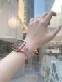 Roze hars horlogeband en beschermhoes set compatibel met Apple smartwatch stijlvol variant - Roze Met Roze Behuizing