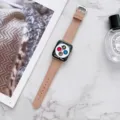 Roze leren horlogeband compatible met 41mm Apple Watch SE retro elegante herfst stijl. - Bevestig het horlogemodel voordat u bestelt / Lichtroze