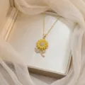 Elegante collar con colgante de girasol dorado y circonitas brillantes joyas de mujer. - Girasol Amarillo