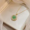 Collar de trébol dorado con colgante redondo de circonita verde elegante para mujer - Collar (X1121) / Verde