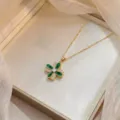 Collar con colgante de trébol plegable de cuatro corazones de cristal verde dorado. - Collar (X1148) / Verde