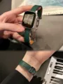 Slim dark green leather strap with folding buckle for Apple Watch, elegant accessory for women. - 38mm/40mm/41mm / Green