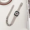 Jeans und Metallketten Doppel-Tour Armband kompatibel mit Apple Watch, stilvoll und vielseitig. - Hellgrau