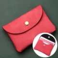 Monedero rojo pequeño de cuero suave para mujer, tarjetero compacto con cierre de botón a presión. - Capa Única / Rojo